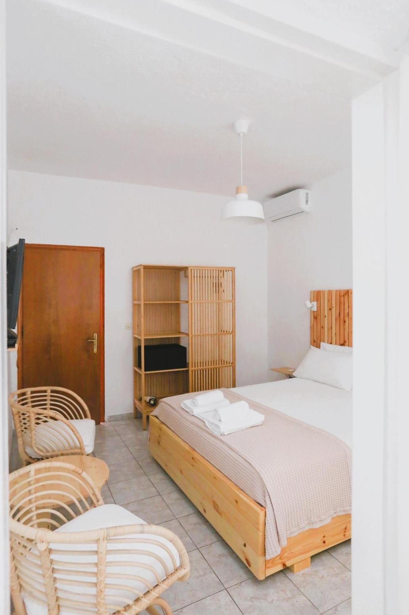 Nona'S Rooms Himare Buitenkant foto
