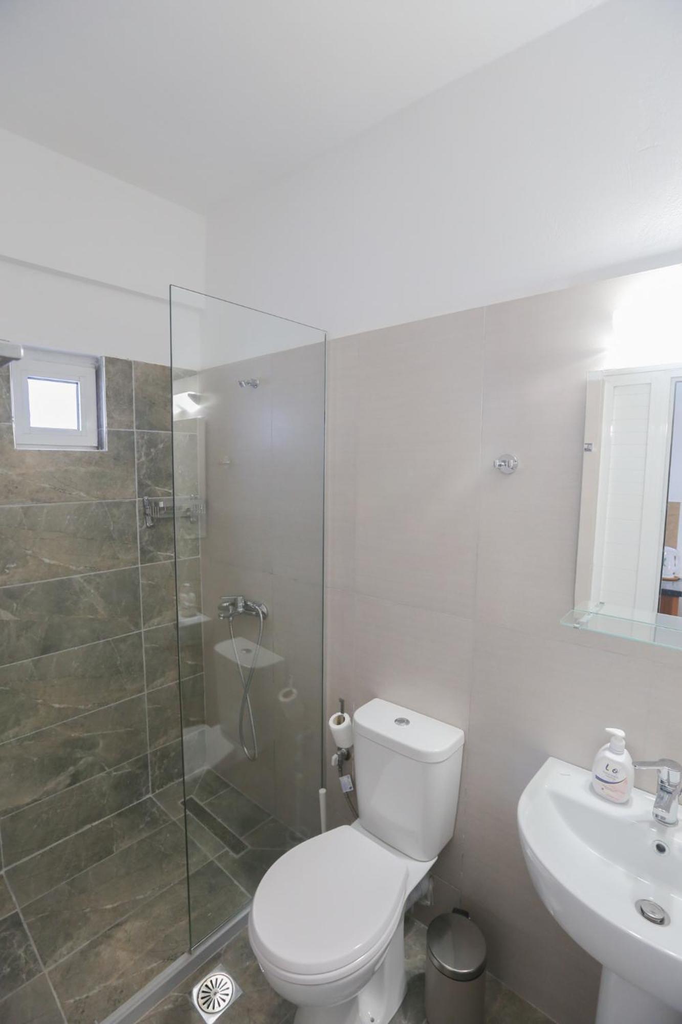 Nona'S Rooms Himare Buitenkant foto