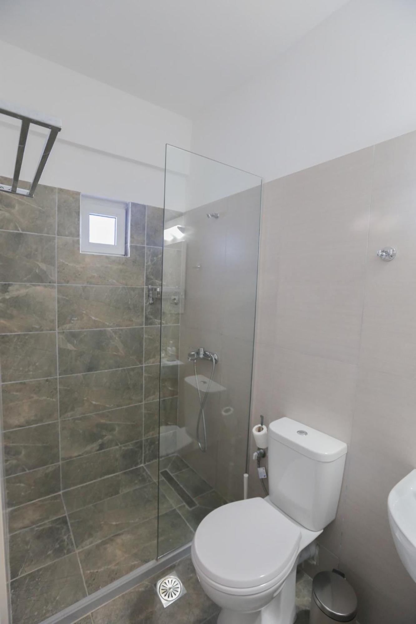 Nona'S Rooms Himare Buitenkant foto