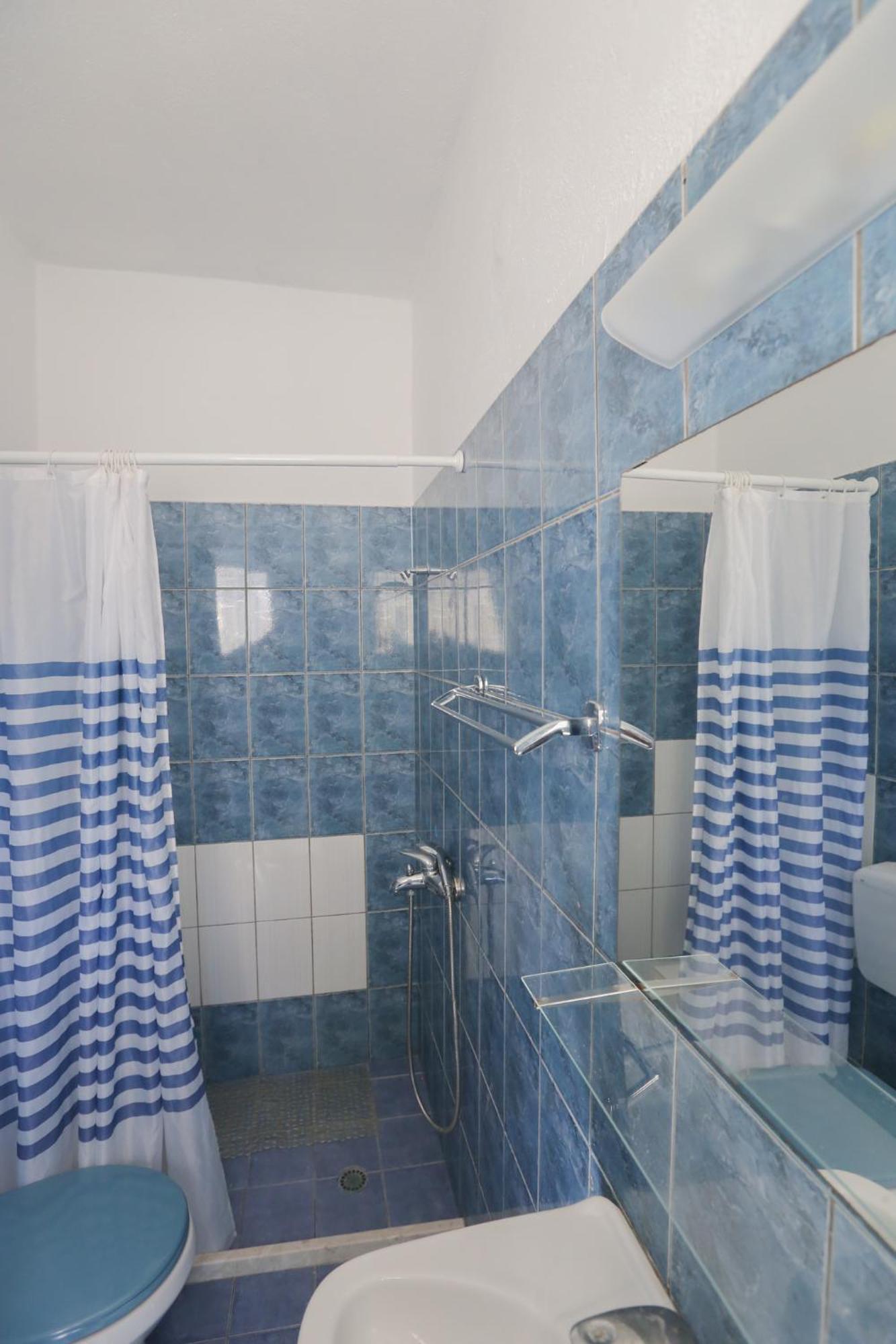 Nona'S Rooms Himare Buitenkant foto