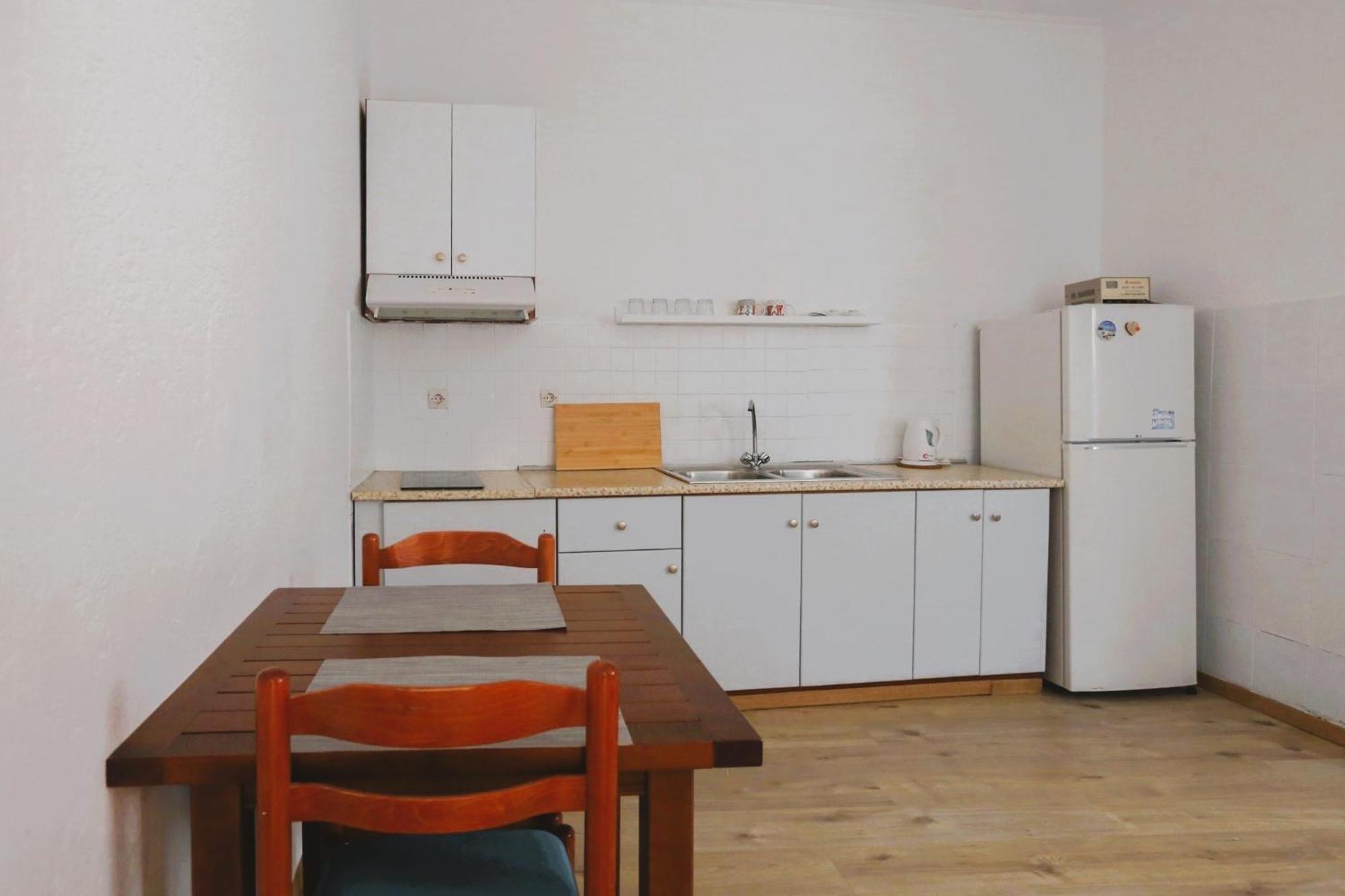 Nona'S Rooms Himare Buitenkant foto