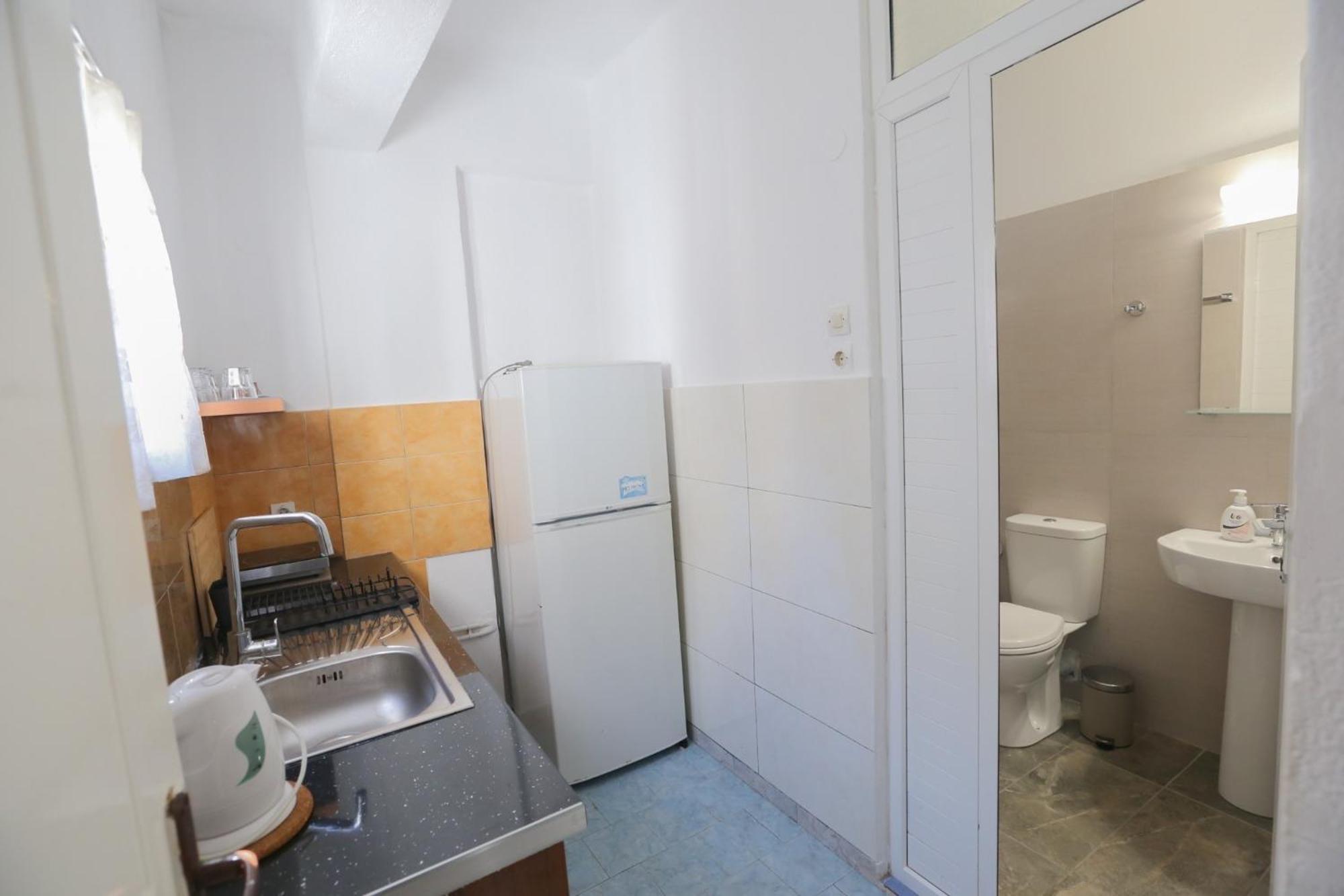 Nona'S Rooms Himare Buitenkant foto